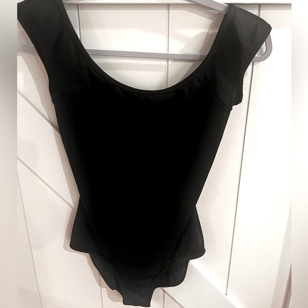 DANCE- Black cap sleeve leotard excellent condition & high quality fabric, AM